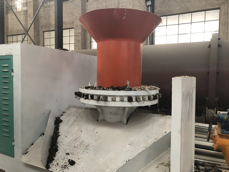 產(chǎn)量為1.5噸的秸稈壓塊機(jī)